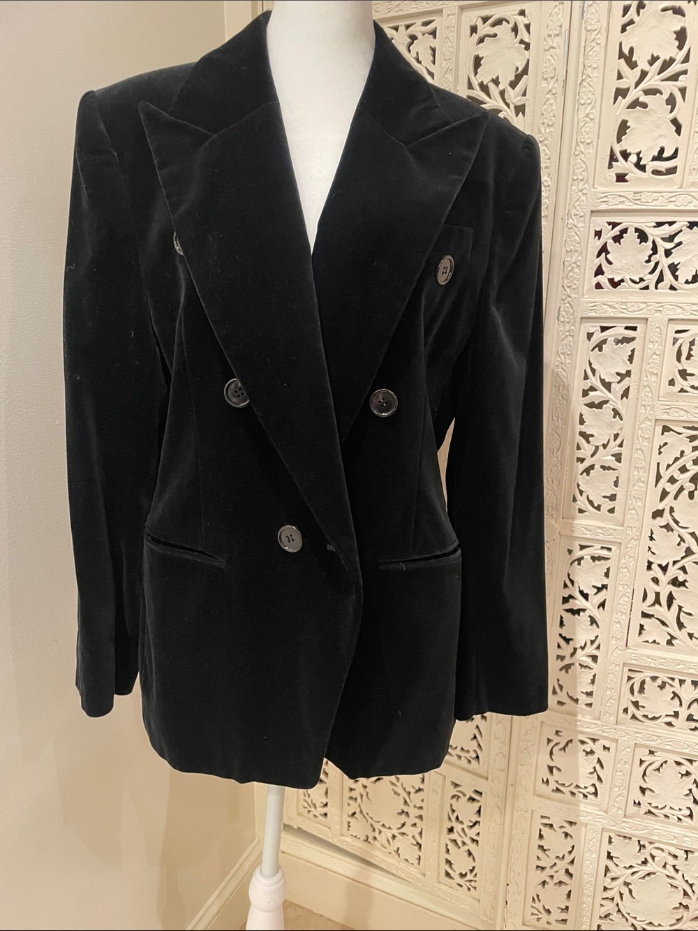 Guy Laroche Elegant Black Velvet Blazer vintage 1970s